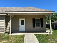 Building Photo - 103 Tina Dr