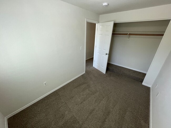 Building Photo - 315