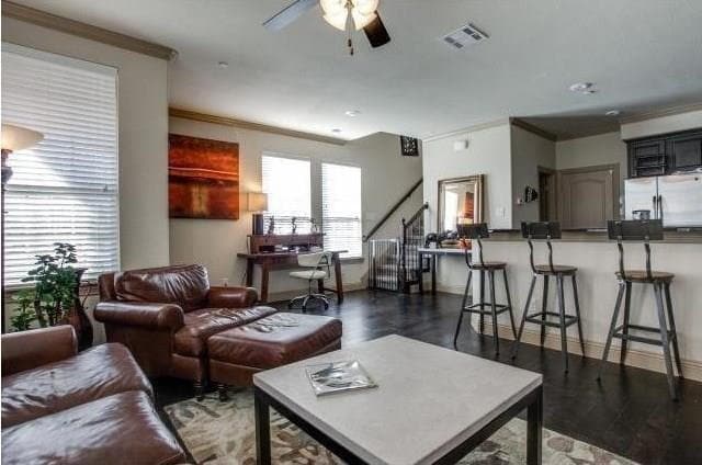 Building Photo - 7915 Parkwood Blvd