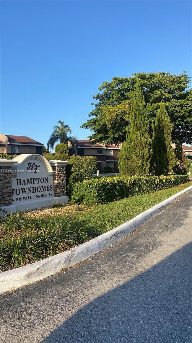 Building Photo - 1177 Sussex Dr