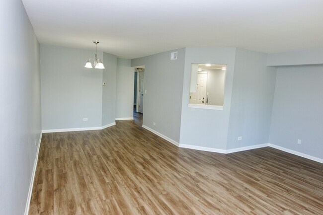 Building Photo - 10347 Dearlove Rd