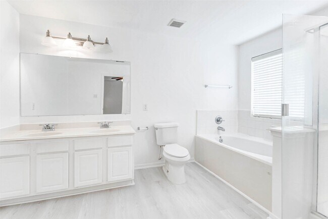 Building Photo - 8115 Barnes Ridge Ln