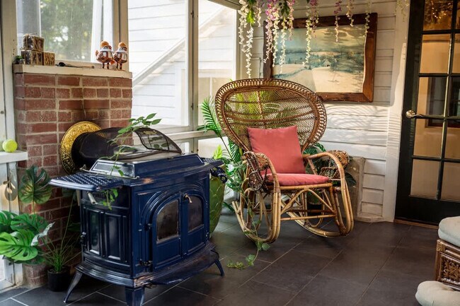 Building Photo - 1357 Canal Rd