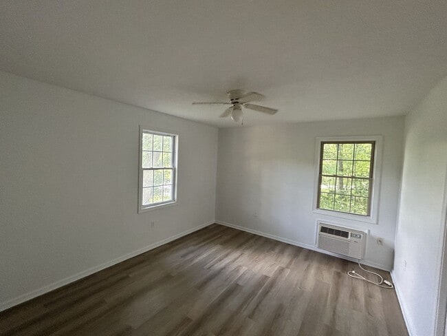 Building Photo - 14105-14109 Red House Road