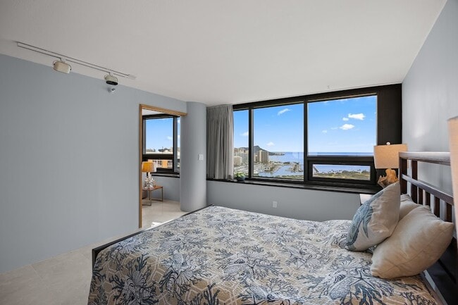 Building Photo - 1330 Ala Moana Blvd