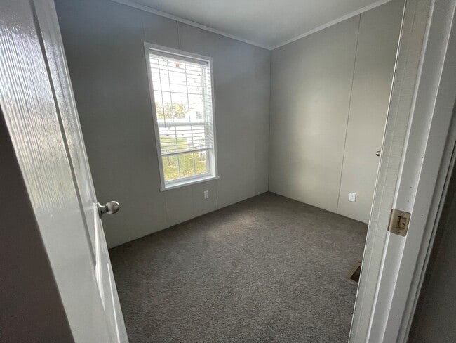 Building Photo - 2403 Birch St