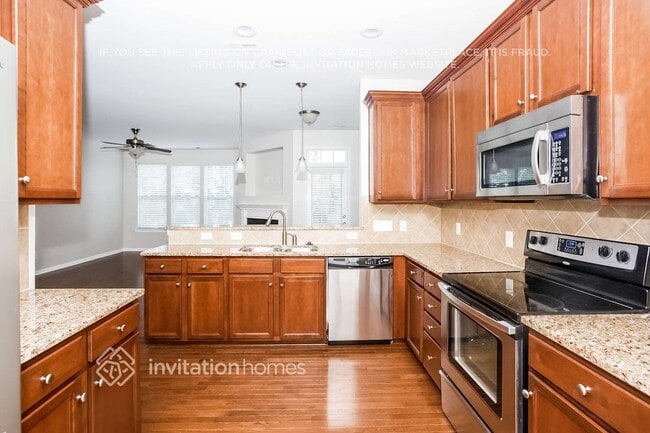 Building Photo - 890 Windy Falls Dr