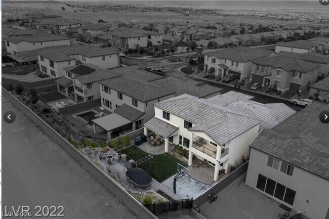 Building Photo - 4631 Amazing View St