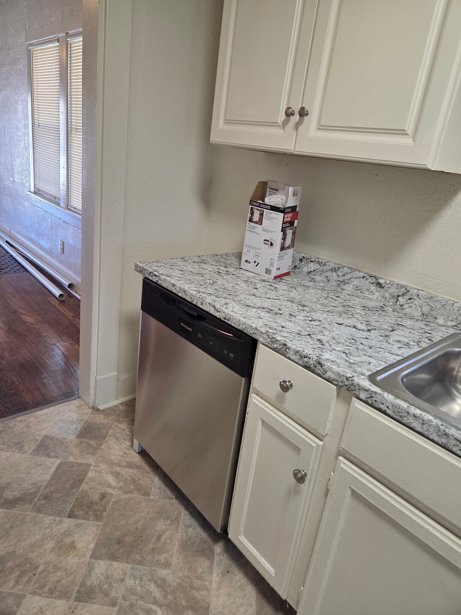 Building Photo - 3429 Mersington Ave