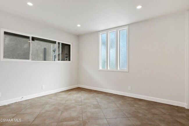 Building Photo - 1433 Eastwind Cir