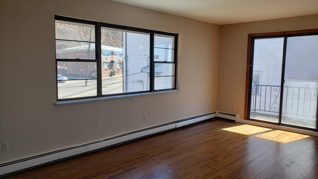 Building Photo - 640 Fairview Ave