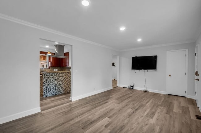 Building Photo - 7453 Harrow Dr