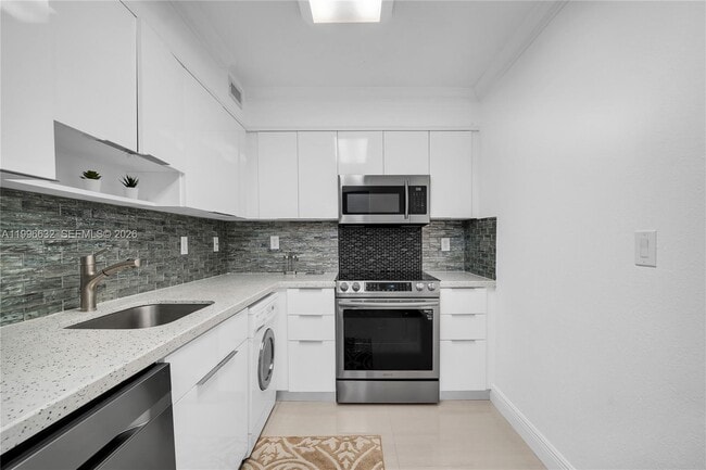 Building Photo - 2501 S Ocean Dr