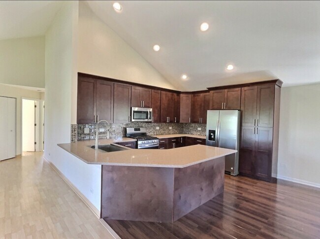 Building Photo - 213 Old Oak Dr