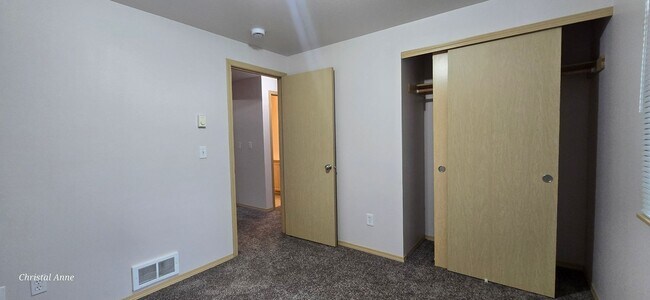 Building Photo - 3 Bedroom 2 bath in Lake Limerick