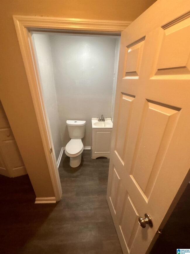 Building Photo - 511 12th St