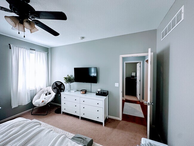 First Bedroom view 2 - 9239 Walnut St