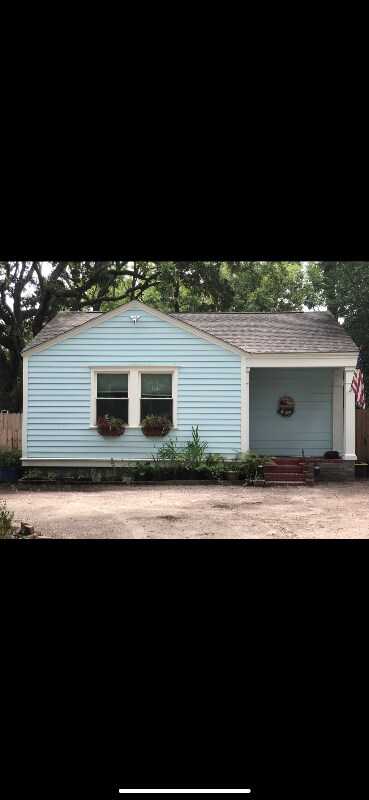 Primary Photo - 1550 Folly Rd