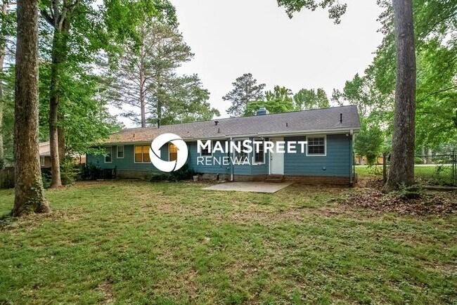 Building Photo - 3 Bedroom Pet-Friendly Home in Covington, GA with Main Street Renewal