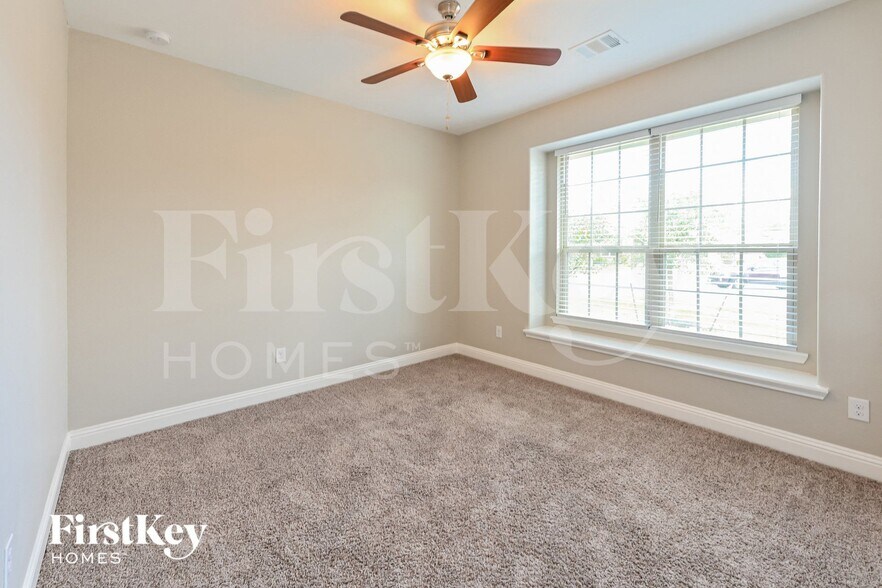 Building Photo - 31086 Timber Bend Ln