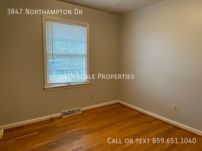 Building Photo - 3847 Northampton Dr