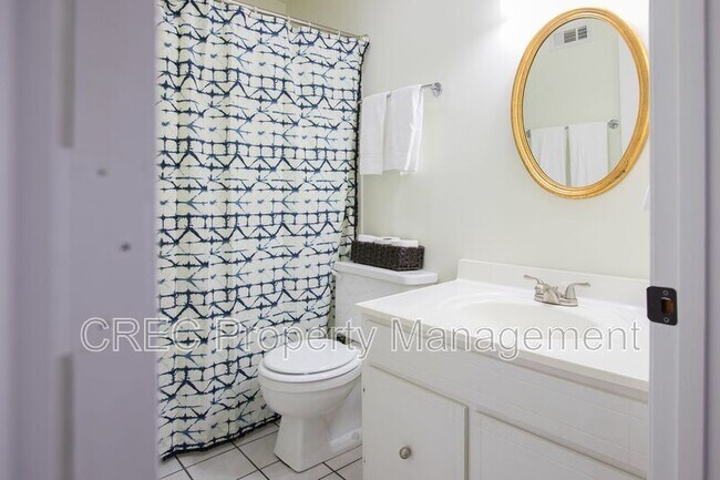 Building Photo - 637 Baytree Ct