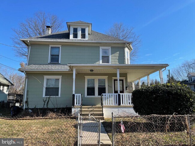 Building Photo - 439 Taylor Ave