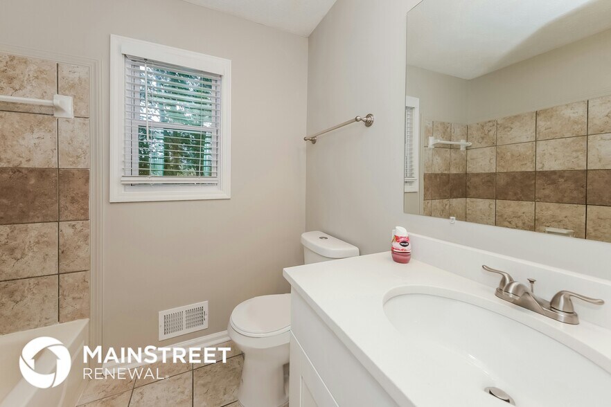 Building Photo - 285 Blue Heron Dr