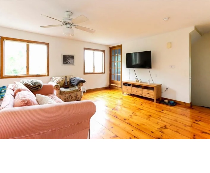 Building Photo - 41 W Main Rd