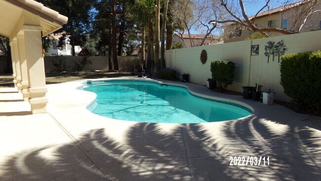 Building Photo - 252 Paseo Del Lago Cir