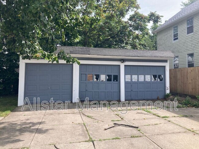 Building Photo - 17202 Grovewood Ave