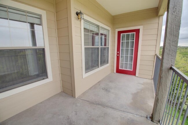 Building Photo - 2320 Gracy Farms Ln