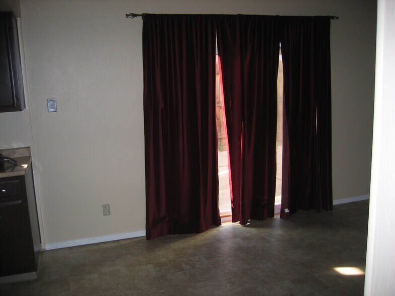 Building Photo - 1816 Polk Way