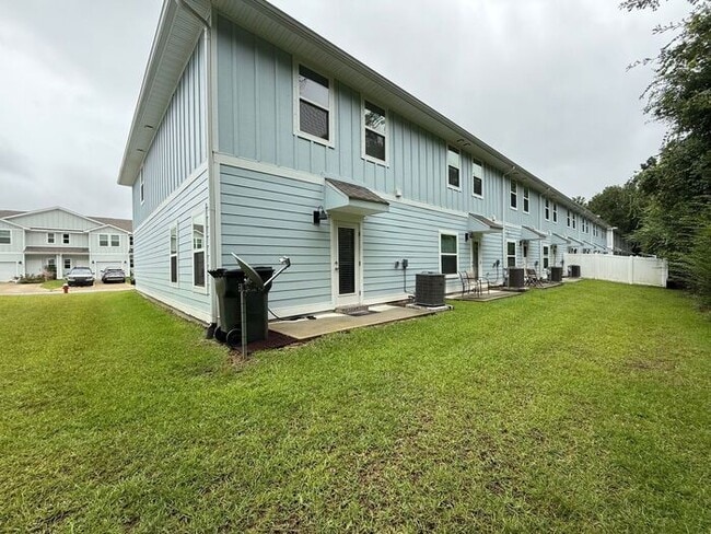 Building Photo - Pensacola - Admirals Quarters - 3 bedroom,...