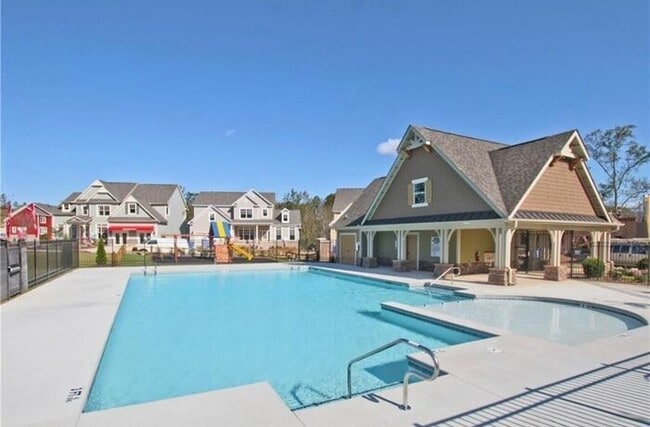Building Photo - Townhouse - 4 Beds - 4 Bath