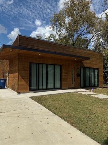 Building Photo - 2707 Carpenter Ave