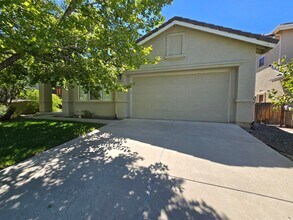 Building Photo - COMING SOON: Spacious Modern Home in Spanish Springs