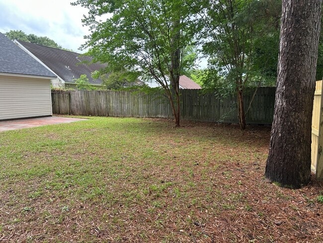 Building Photo - 355 Shady Oak Cir