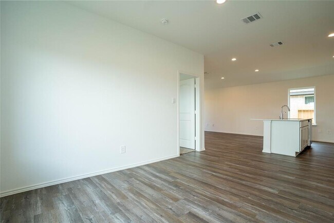 Building Photo - 5092 Marcasca Dr