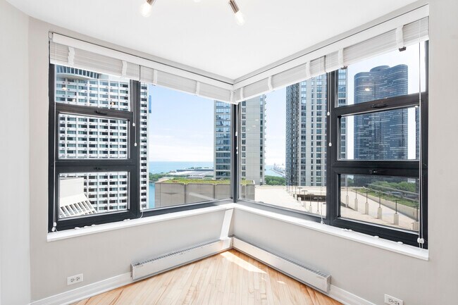 Building Photo - 401 E Ontario St