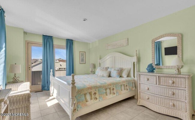 Building Photo - 2108 S Ocean Ave