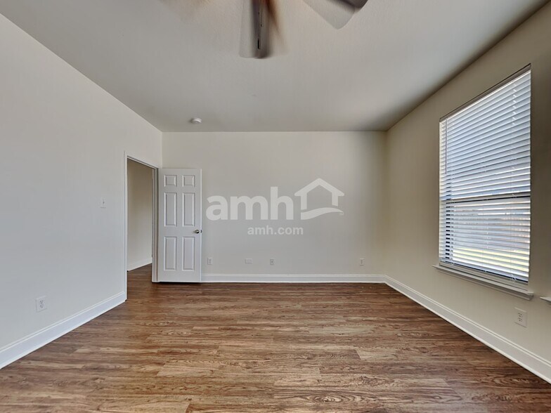 Building Photo - 4301 Summer Star Ln