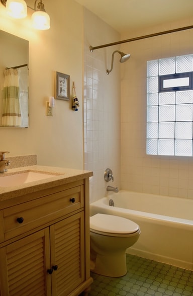 Building Photo - 501 Shepard Ter