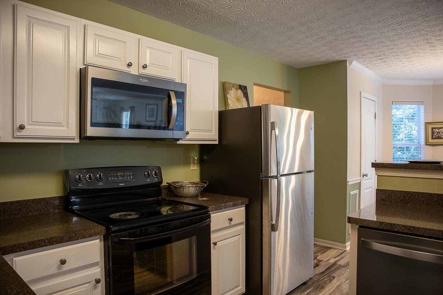Building Photo - Spacious College Park Home | Modern comfort & great amenities