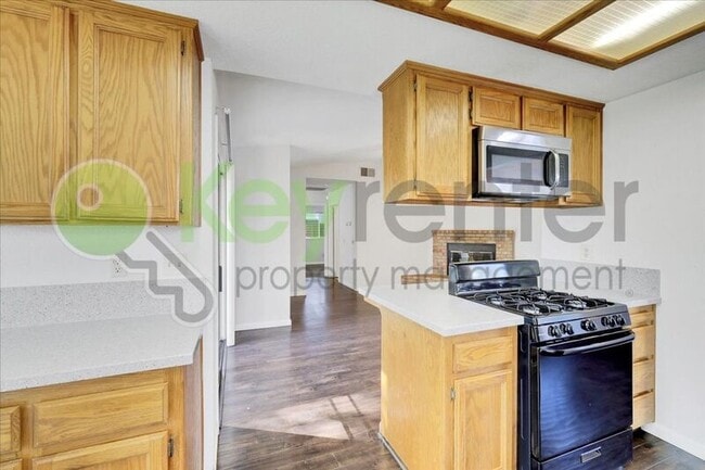 Building Photo - 2624 Walnut Ave