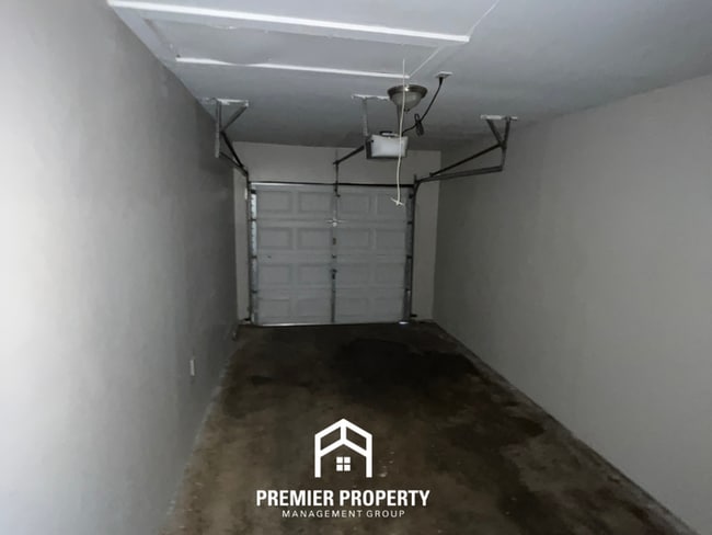 Building Photo - Charming 3BR/1.5BA in Whitehaven | Hardwood Floors & 1-Car Garage