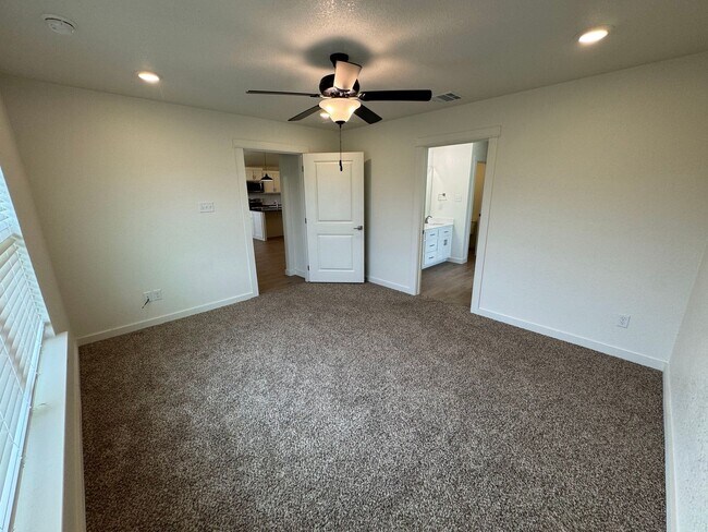 Building Photo - 4-Bedroom House for Rent in Temple