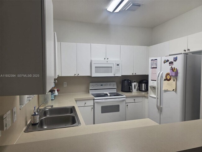 Building Photo - 12437 SW 125th Terrace