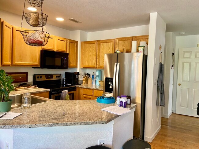 kitchen - 141 Rowena Pl