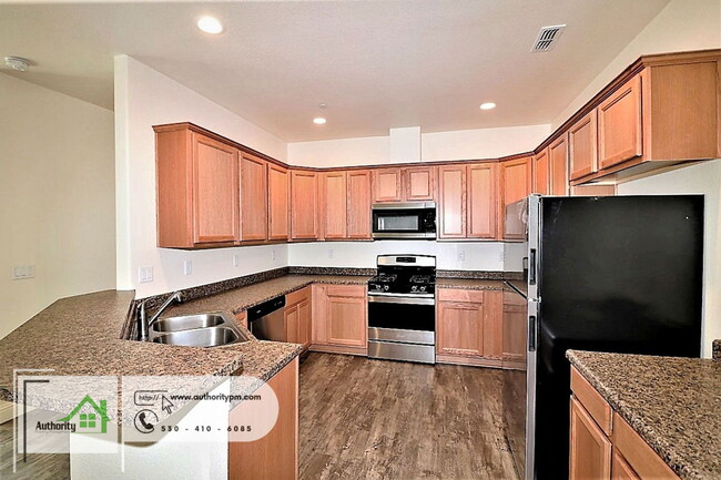 Building Photo - 2530 Rainbow Ln